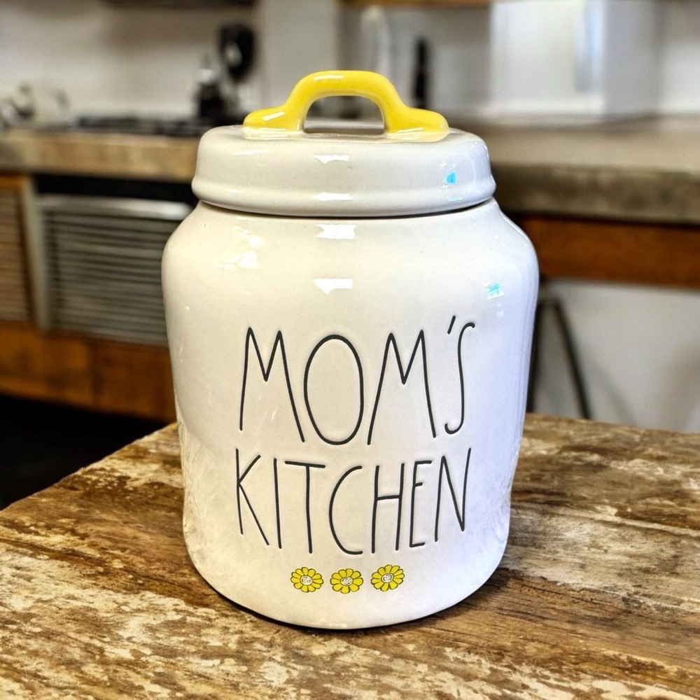 Rae Dunn MOMS KITCHEN Spring Daisy Collectible Canister NWOT Yellow & White Cute - Picture 13 of 16